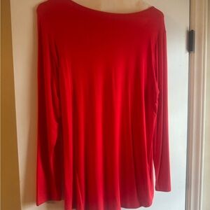 Buttery soft long sleeve vibrant T-shirt!